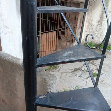 Escalera de hierro de caracol - 2/6