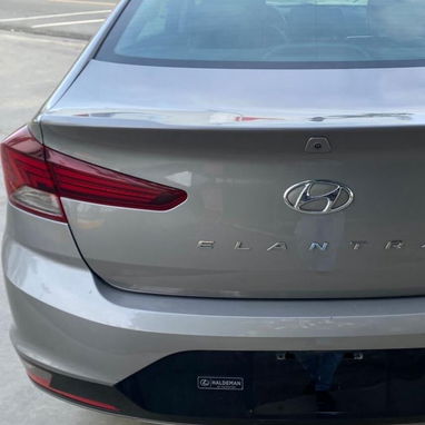Hyundai Elantra 2020 pintura de fábrica ,en excelentes condiciones es un carro que destacan su eficiencia de combustible - Img 114349196