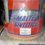 Pintura de esmalte blanco y otros colores mas - Img 56944647