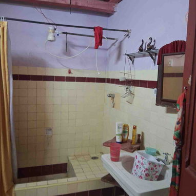*148🏡Venta de un apto en Centro Habana [ son dos aptos en 1 divididos,ambos con entradas independientes en 1er piso ] E - 4/10