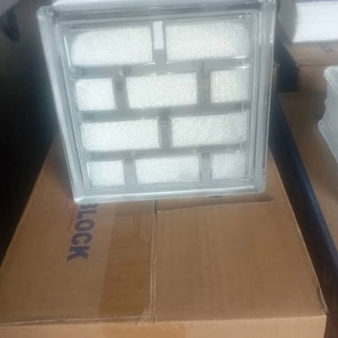 Losa de pisó y azulejos, cenefa de cocina  , bloque de cristal entre otras cosas más - Img 117861339