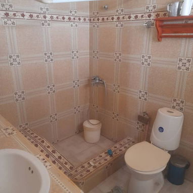 Playa:Cerca D 5ta Avenida.....Casa Indpndt Prácticamente Nueva Con Carposh,3/4,2Baños,Gas de La Calle,Agua Todo El Día,2 - 8/10