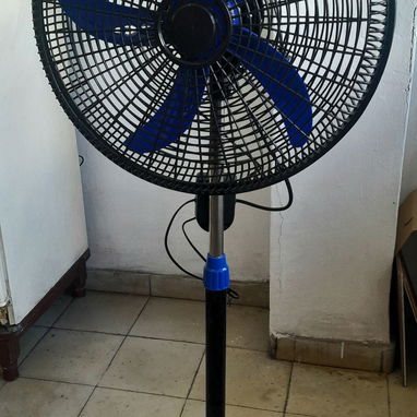 Ventilador de pie caja x 4 unidades x 90 usd - Img 119682176