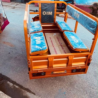 Triciclo eléctrico OIM 2026 con techo capacidad de 8 asientos autonomía de 80 Km - 3/3