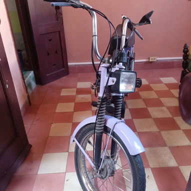 Se vende  moto.  Babetta. Tiene  chapa y circulación. - 5/6