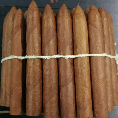 Mazo de 25 Tabacos Originales 12 mil - Img 125373103