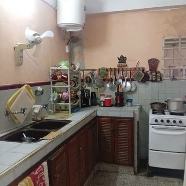 Venta de casa de dos plantas en la Víbora que necesita reparaciones !!! - Img 108780585