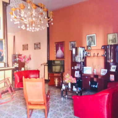 Casa colonial ubicada en el centro de Santiago - Img 123738990
