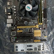 Se vende Motherboard Marca Asus H81M-CT con micro i5 de 4ta generación y 4G RAM con su chapilla - Img 45385599