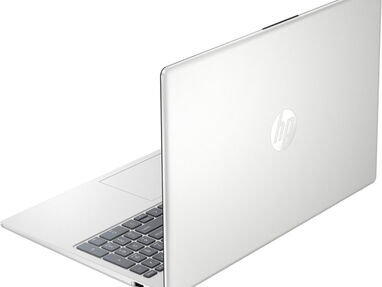 EN CAJA..HP - 15.6" Full HD Laptop - AMD Ryzen 5 7520U - 16GB Memory ddr5 - 256GB SSD - Natural Silver.. - Img main-image