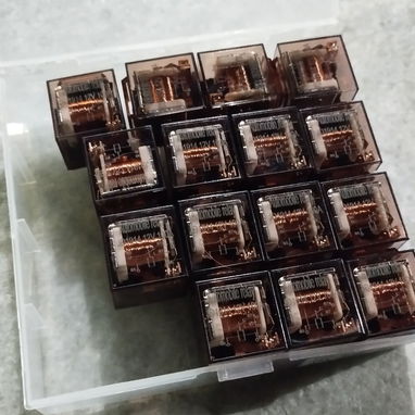 RELAYS DE ALTO CONSUMO DE 5 PATAS Y 100 Ah con sus bases para instalaciones electricas en autos,motos ,para sus claxon , - Img 123360493