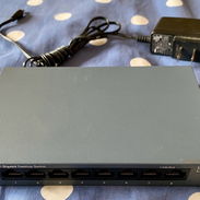 Se vende Switch TP-Link LS1008G - 8 puertos de poco uso. Optimo. - Img 55984091
