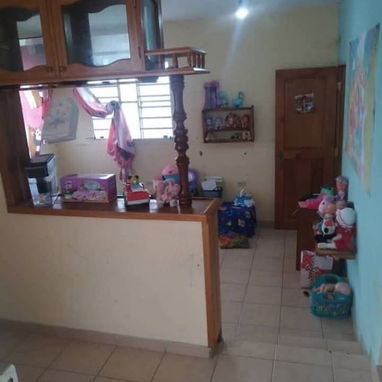 *$40.000usd CON AJUSTE. En venta casa de 3 plantas(dividida en 2) con garaje en Víbora Park, Arroyo Naranjo. - 9/10