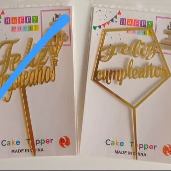 De cumpleaños: numeros inflab. $400, numeros velas $400, velas volcanicas $450, toppers $250, cortinas verdes $450 - Img 121529188