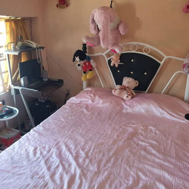 CASA DE 2 NIVELES EN VENTA – SANTO SUÁREZ** ✨🏡 - 7/10