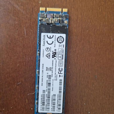 Disco sólido M2 SSD de 256GB - 2/3
