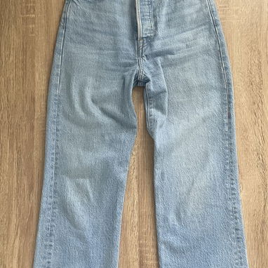 Pantalones Zara y Levi’s - Img 121182131