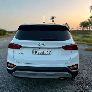 Hyundai Santa fe 2020 motor de 2.4  Todo listo para traspaso. Llamar al 58873843. no negocio - 3/5