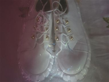0000vendo zapatillas blancas de vestir para mujer - Img main-image-45937094