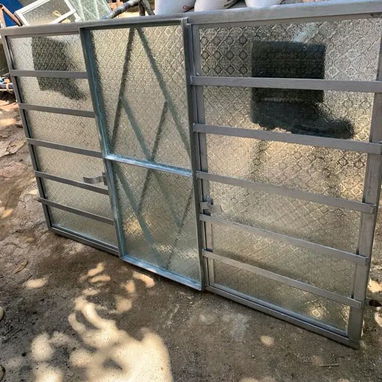Se realizan puertas y ventanas - 10/10