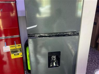 Refrigerador marca Royal con dispensador - Img main-image