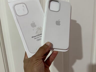  FORRO ORIGINAL SILICONA CASE color blanco ( MAGSAFE ) para iPhone 12 Pro Max //( 50 USD ) o al cambio . - Img main-image-45701627