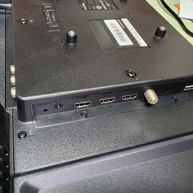 Vendo Televisor Monitor, de 24 Pulgadas, marca Onn Roku, es nuevo, no se ha usado - Img 127035796