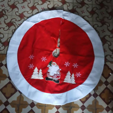 Falda para árbol de navidad  Medida 90 de diámetro  Precio 18usd - 2/2
