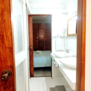 RENTA EN VEDADO - Img 116550477
