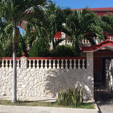 Cod.Z 😎🌊 Casa de alquiler en Guanabo‼️⛱ Ubicada a solo 3 cuadras de la playa‼️🌊 🏝. Reservas disponibles - Img 115772564