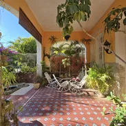 Vedado casa independiente - Img 56175279