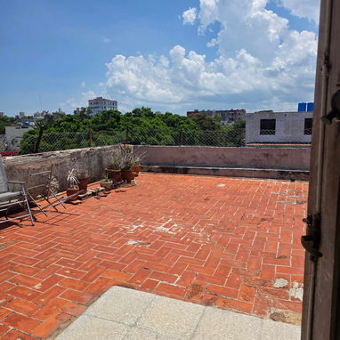 VEDADO APARTAMENTO TIPO PENTHOUSE ENTRE EL MALECÓN Y LINEA Y 12 - 2/10