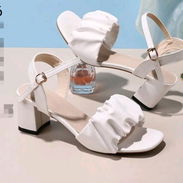 Zapatos de tacón blanco arrugado arriba no.36 - Img 55463836