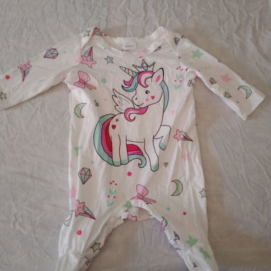 Ropa de bebe y forro de iPhone - Img 125151893