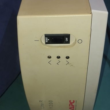 VENDO Regulador de Voltaje APC Line-R 1200 Modelo: LE1200 - Img 125511114