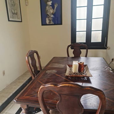 Renta de casa en Vedado para vivir o para oficina - 8/10