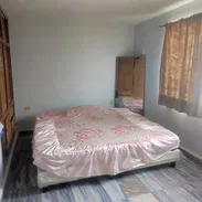 CASA GRANDE EN REGLA! 4 CUARTOS Y 2 BAÑOS - LISTA PARA VIVIR (CON TODO DENTRO) - Img 55745540