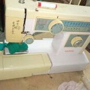Vendo maquina de coser eléctrica 60 usd - Img 55100735