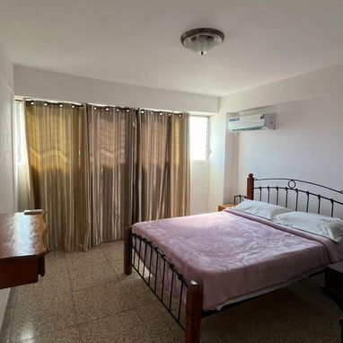 700 USD.RENTO LINEAL.PROPIEDAD HORIZONTAL EN EL VEDADO POR LINEA .52501177 - Img 124088958