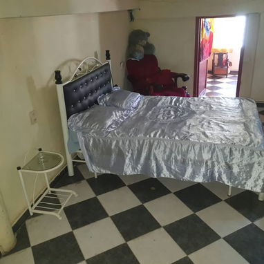 CASA DE 2 NIVELES EN VENTA – SANTO SUÁREZ** ✨🏡 - 2/10