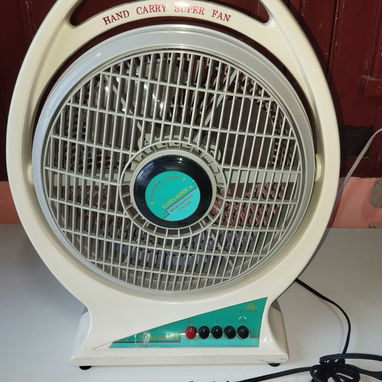 Ventilador de uso en buen estado. No es recargable. - Img 122569597
