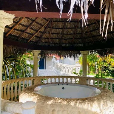 COD.Z 🔥 ¡HOSPEDAJE CON PISCINA Y JACUZZI EN TRINIDAD!   🏊‍♂️ - 7/9