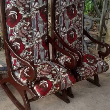 Sillones de madera capitoneados - 3/8