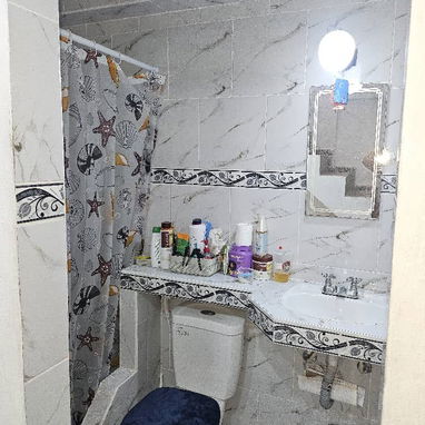 ✔️*Se vende 🏡 puerta de calle en Centro Habana* ✔️*En la planta baja sala,comedor y cocina,un baño de servicios ✅️* ✔️* - Img 118436157