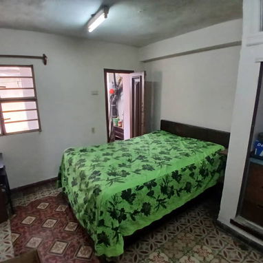 *$16.000usd. En venta casa (ALTOS  LAS 2 PLANTAS SUPERIORES) de un  inmueble de 3 plantas en Avenida  Dolores, 10 de Oct - 5/10