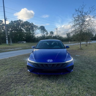 Vendo o negocio Yhunday Elantra 2025 cero millas entrado al país - Img 92506023
