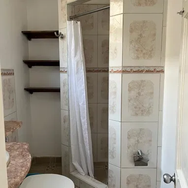 Se renta apartamento en 48 y 9na Playa. De 2 cuartos con Ecoflow. - 5/9
