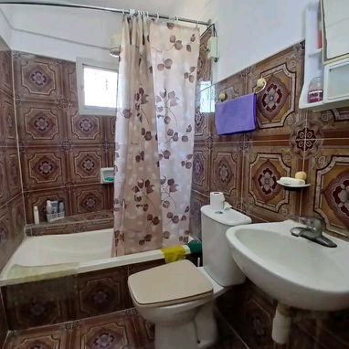 Apartamento 2do piso en Playa Rpto La Ceiba - Img 125770099