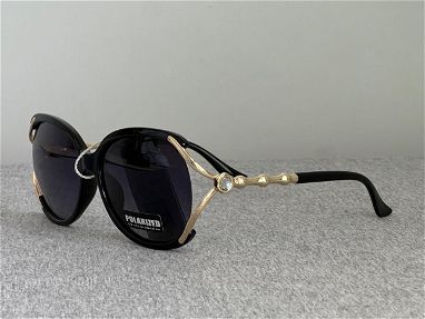 Gafas de mujer negras y doradas, polarizadas - Img 68492544