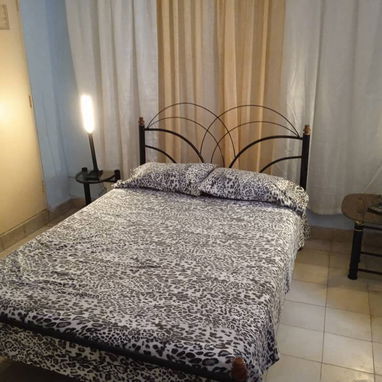 Renta lineal o por noches Vedado de 1 dormitorio por línea y G 300usd 53582376 - Img 122221245